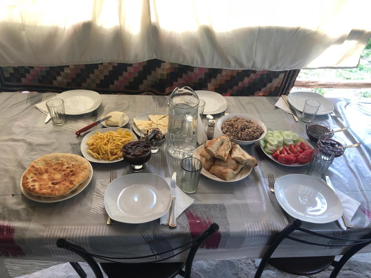 מלון Akhmeta Pirikiti מראה חיצוני תמונה